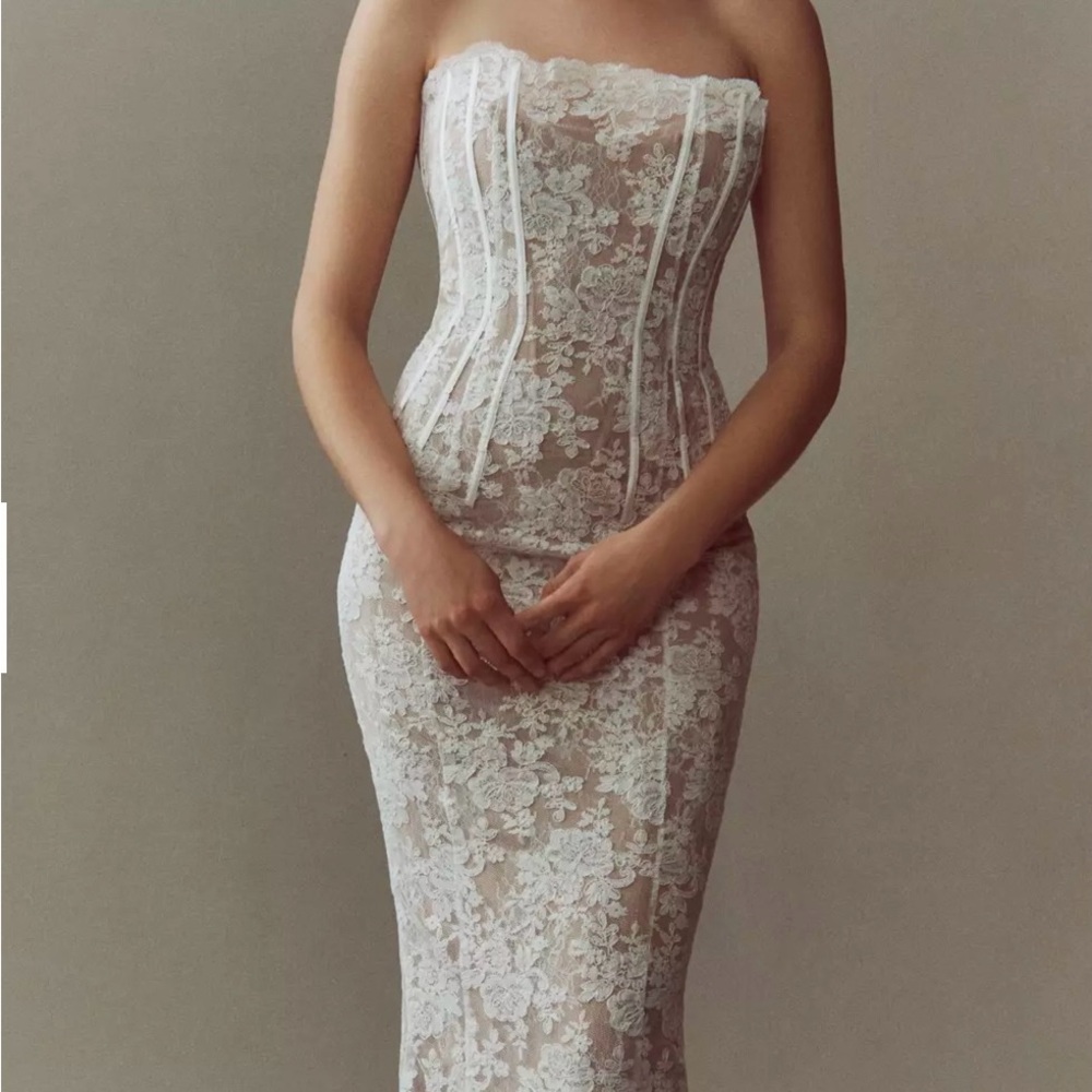 V. Chapman Cream Strapless Bodycon Dress